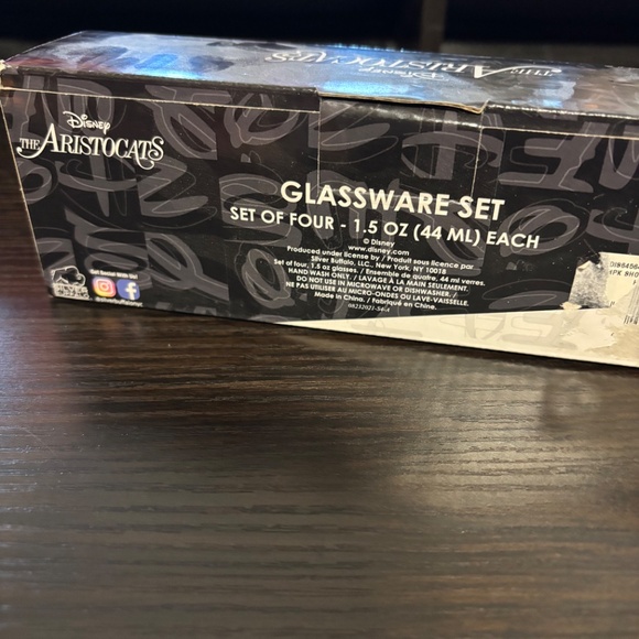 DISNEY MARIE THE CAT SHOT GLASSES - Picture 2 of 2